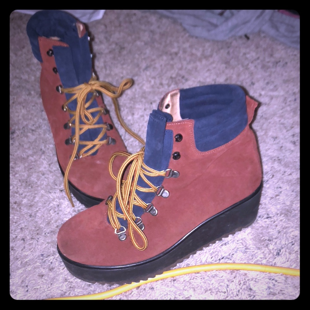 Madison Harding wedge tennis shoes